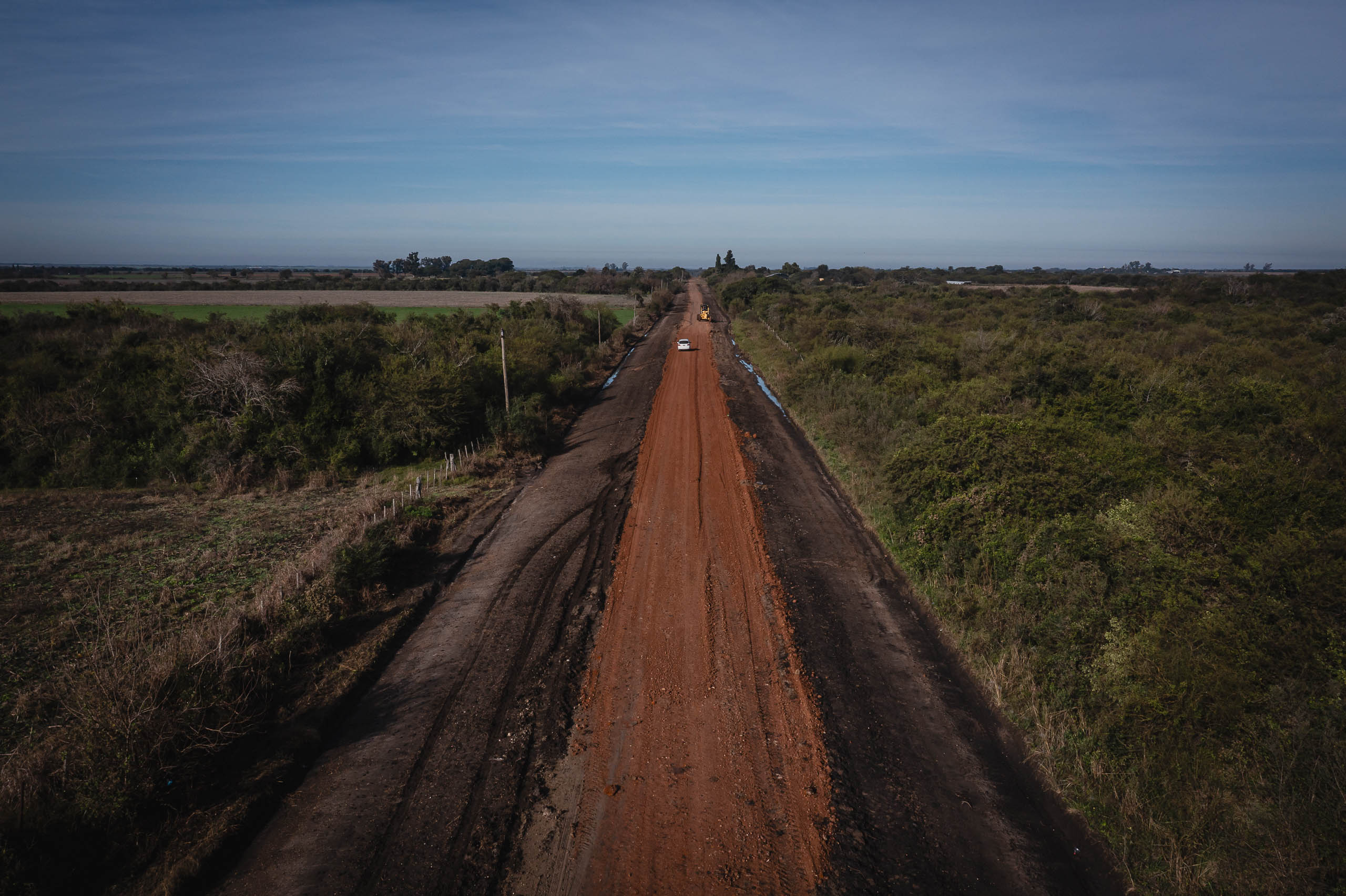La provincia invierte más de 24.000 millones de pesos en mejora de caminos y maquinaria vial -