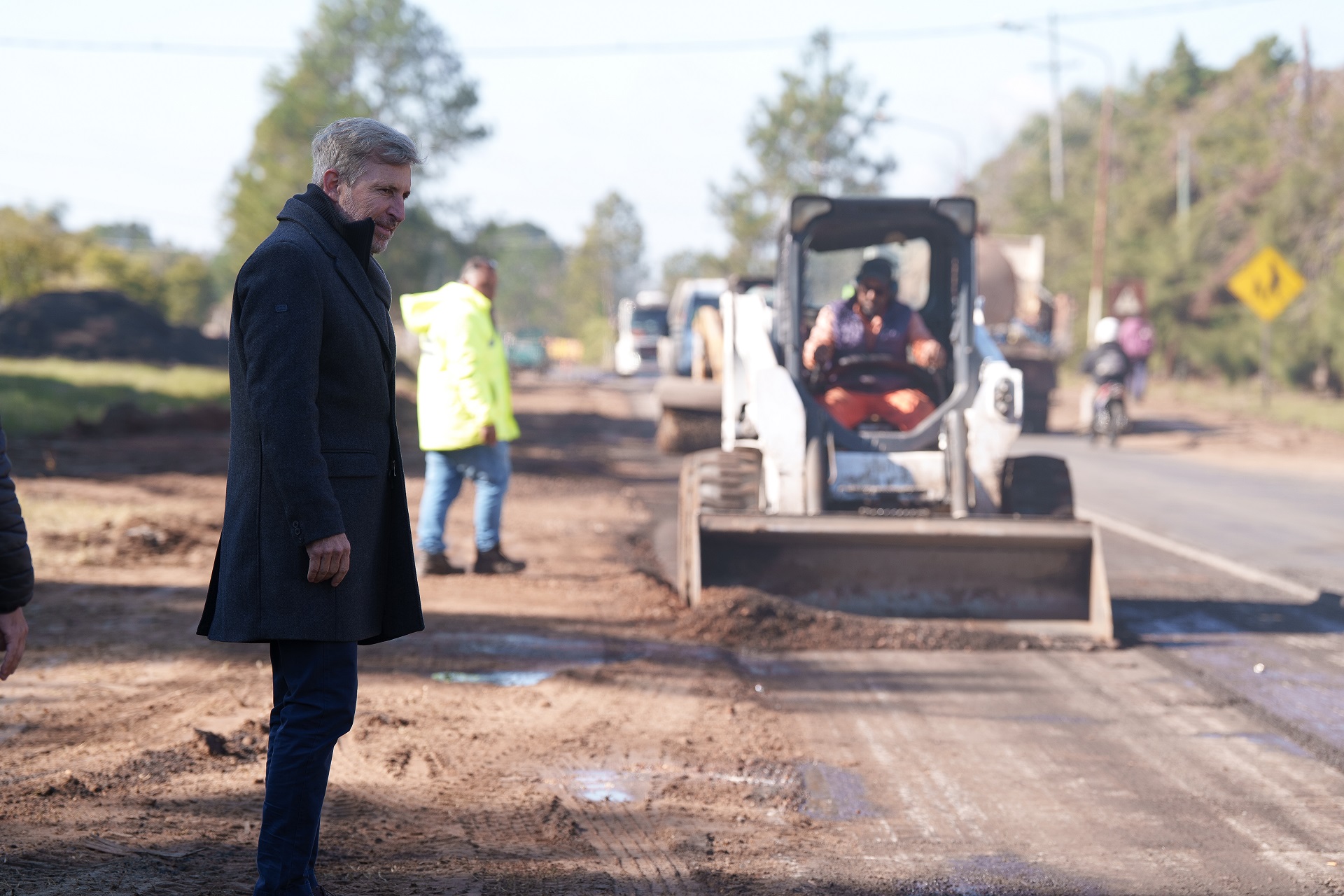 El gobernador recorrió las obras que se realizan en las rutas provinciales 4 y 22 -