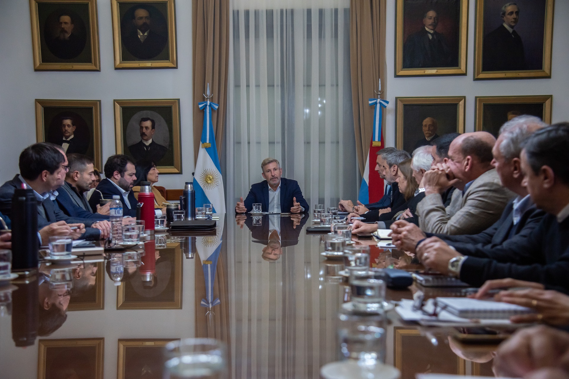 Obras, producción, salud y energía marcaron la agenda de la reunión de gabinete -